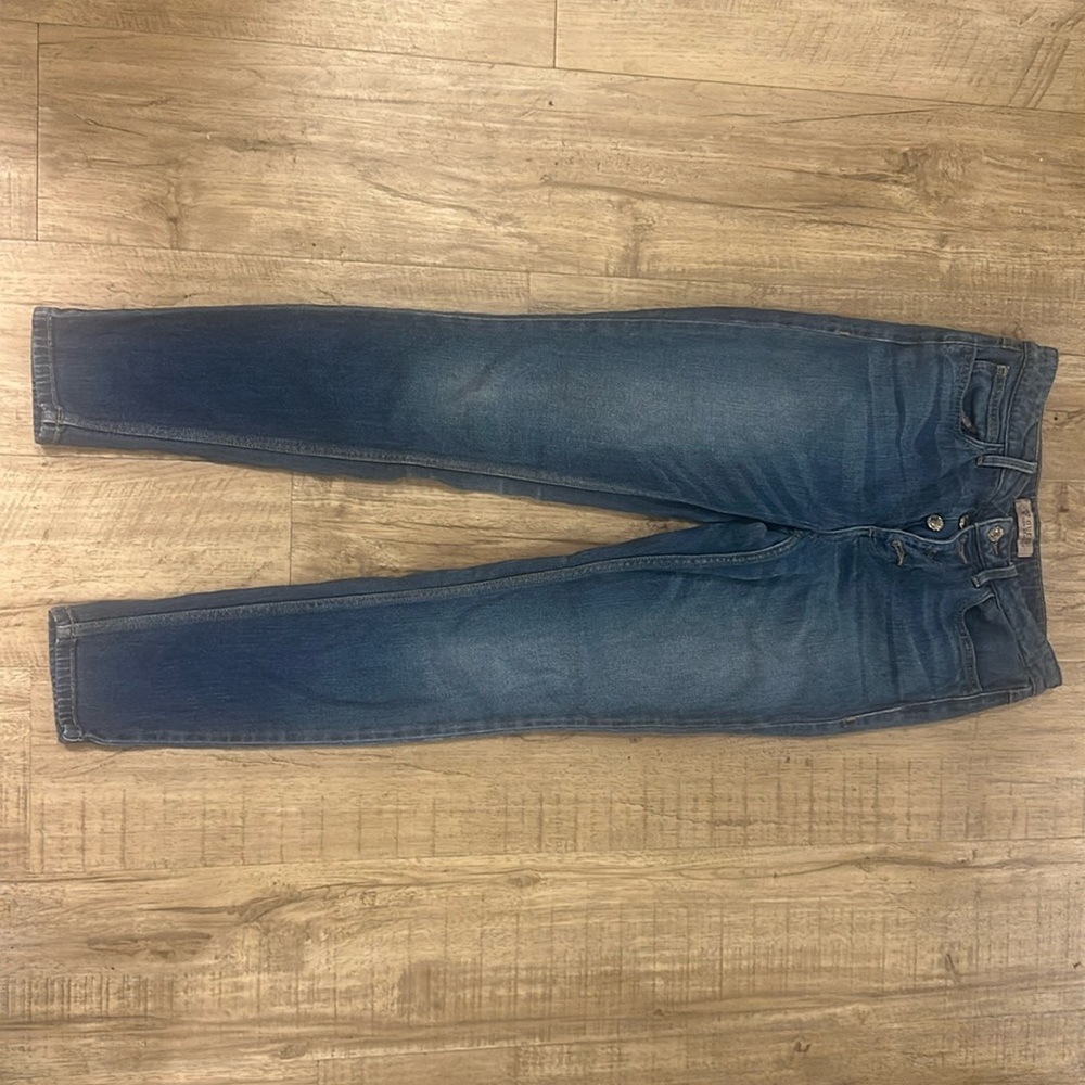 Women’s Guess jeans size 27
